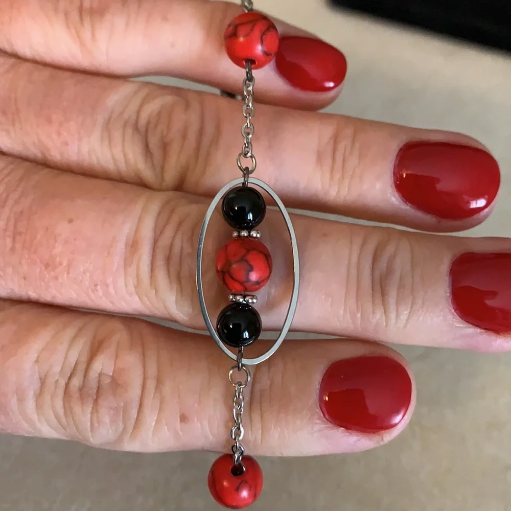 21288 onyx and red chain bracelet